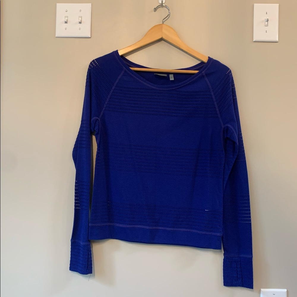 Athleta long sleeve top